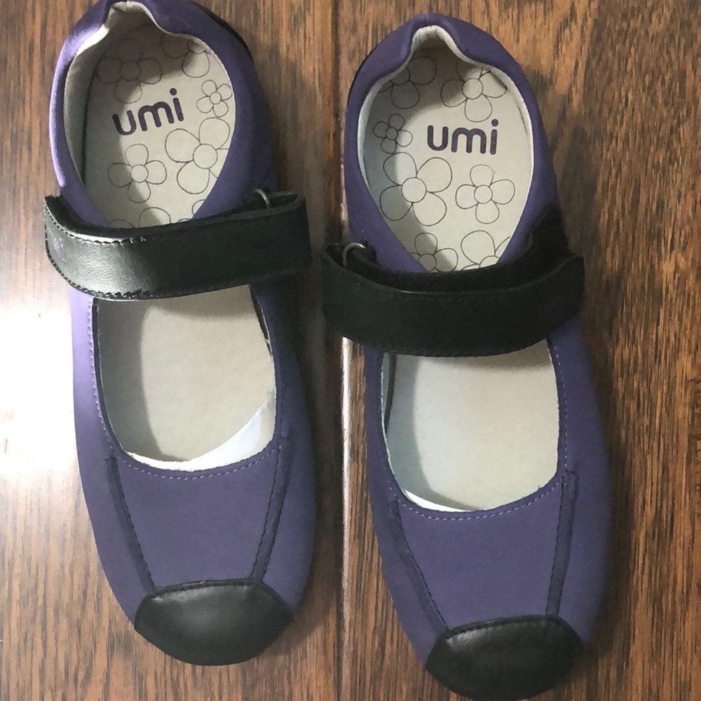 UMI Girls Velcro Shoes Size 1
